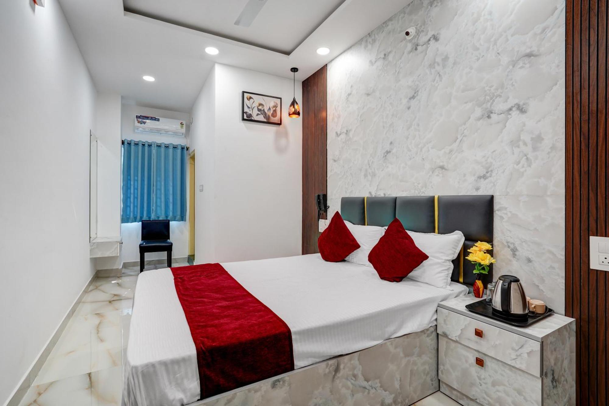 Hotel Sky Blue And Suites Bangalore Exterior foto